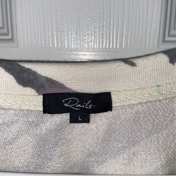 Rails Marlo Ivory Gradient Tiger Stripe sweatshirt cozy Fall Winter - Picture 6 of 11